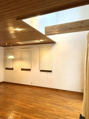 豊橋市岩屋町字岩屋下の中古一戸建の居間・リビング
