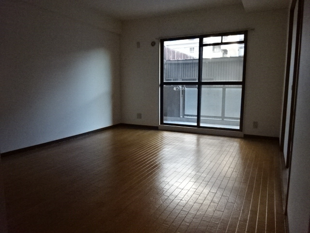 姫路市広畑区東新町２丁目の賃貸マンションの居間・リビング