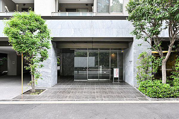 プレミスト明石町のエントランス|プレミスト明石町：二重床・二重天井構造♪