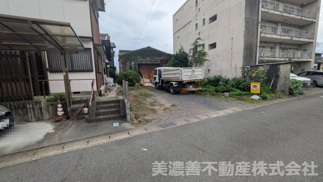 ６７２７８　各務原市那加西浦町一丁目土地