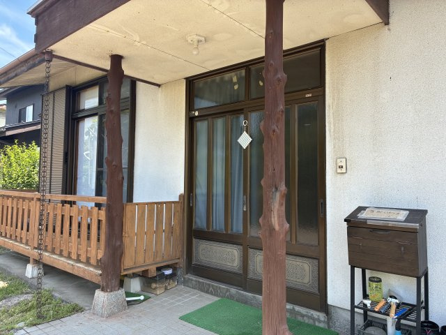西軽井沢 中古戸建の玄関