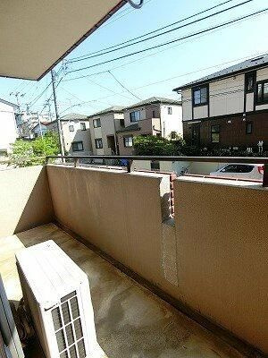 木崎台マンションのバルコニー|外からの目が気にならないバルコニーで洗濯物が干せます