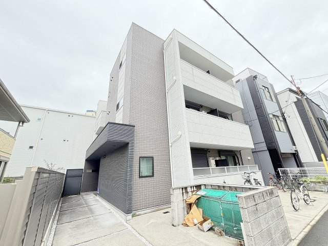 ワコーレヴィータ上新庄WESTの外観