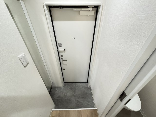 ワコーレヴィータ上新庄WESTの玄関
