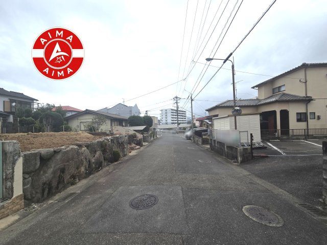 福岡市博多区東月隈5丁目第2-3棟（1号棟）の外観|前面道路含む現地の写真です。