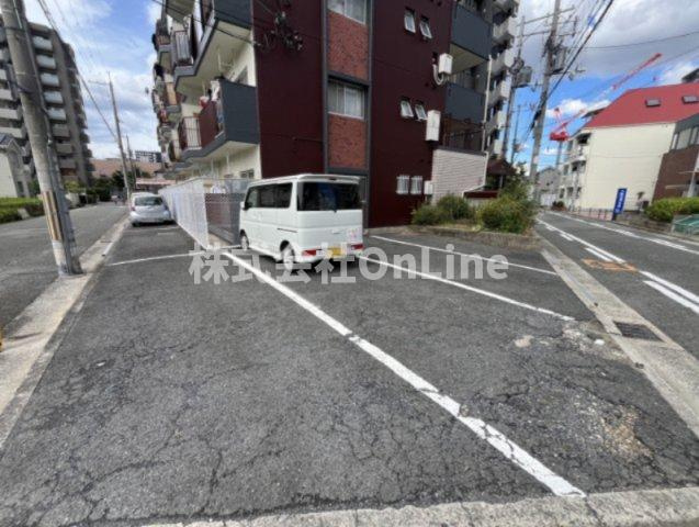 桜ケ丘レジデンスの駐車場