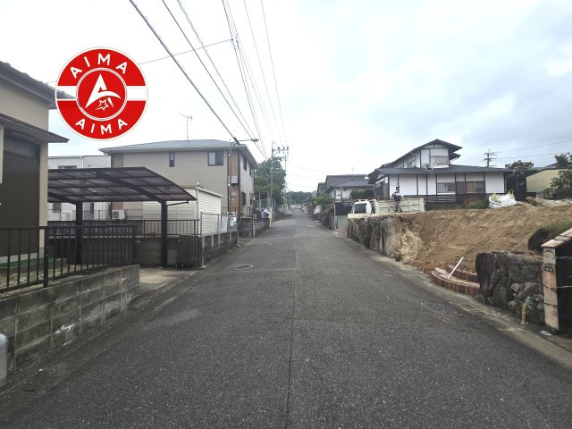 福岡市博多区東月隈5丁目第2-3棟（2号棟）の外観|前面道路含む現地の写真です。