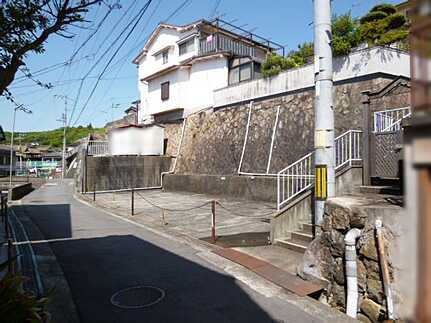 呉市的場3丁目中古戸建の前面道路含む現地写真