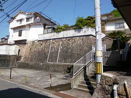 呉市的場3丁目中古戸建の前面道路含む現地写真