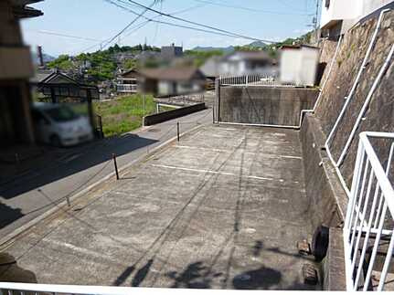 呉市的場3丁目中古戸建の前面道路含む現地写真