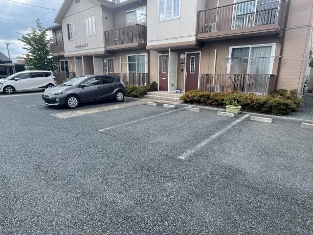 サンボナール Ａの駐車場