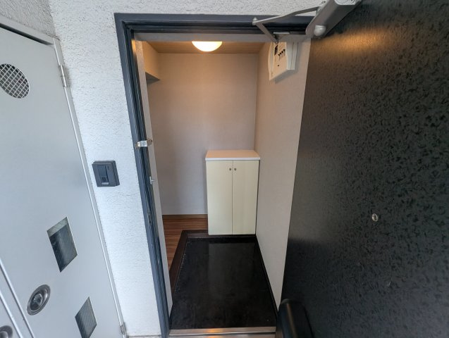 シャルマン新大阪の玄関