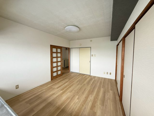 加納マンションの居間・リビング