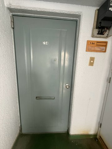 加納マンションの玄関