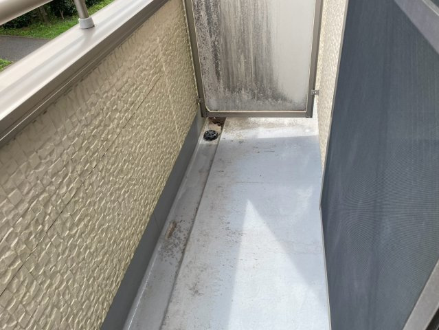 外からの目が気にならないバルコニーで洗濯物が干せます