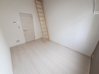 ゆったり過ごせる居間です