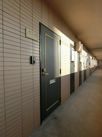 スカイマンションAの玄関|イメージ108号室の写真