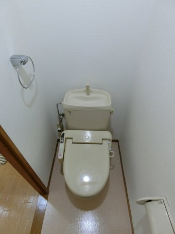 スカイマンションAのトイレ|イメージ108号室の写真