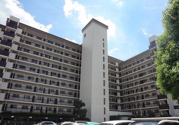 吹田コープの外観