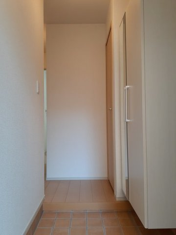 収納もある玄関です