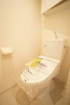 ゆったりとした空間のトイレです