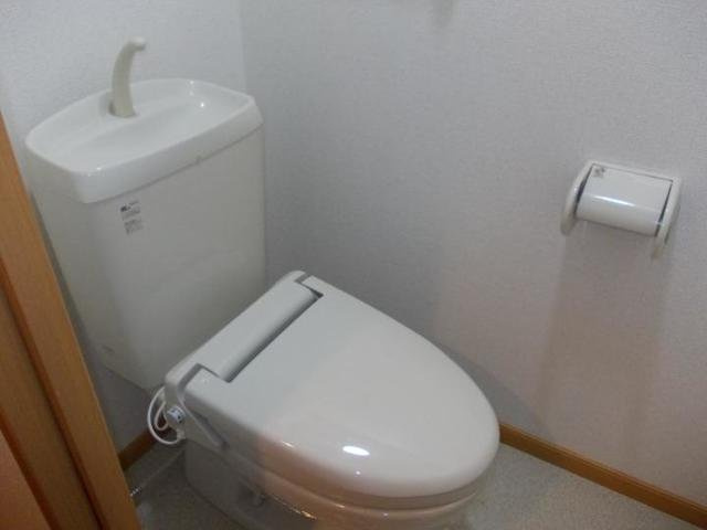 ゆったりとした空間のトイレです