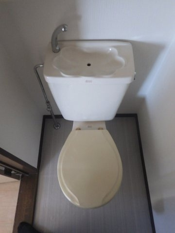 コンパクトで使いやすいトイレです