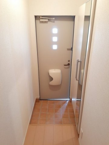 毎日通る玄関はこちらです