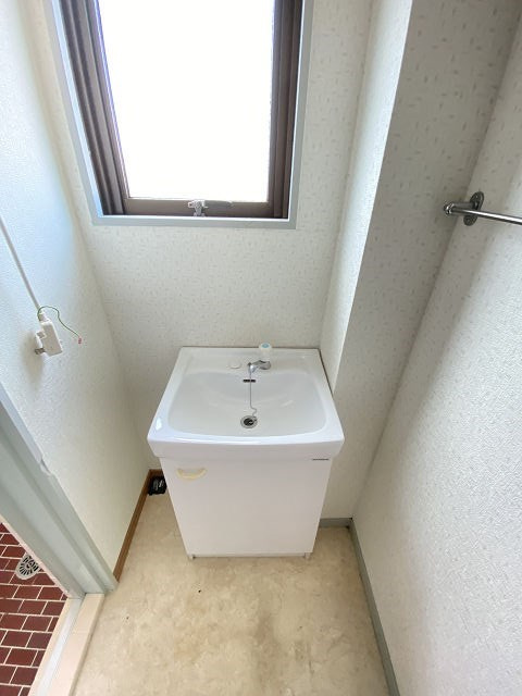 尼崎市元浜町３丁目のアパートの洗面所