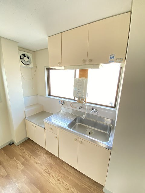 尼崎市元浜町３丁目のアパートのキッチン