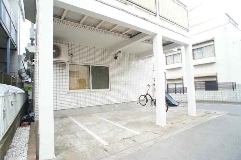 落ち着いたエントランスです