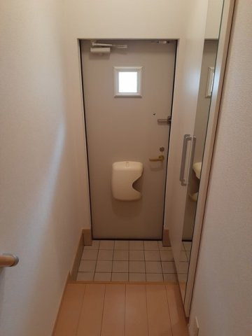 明るい玄関です