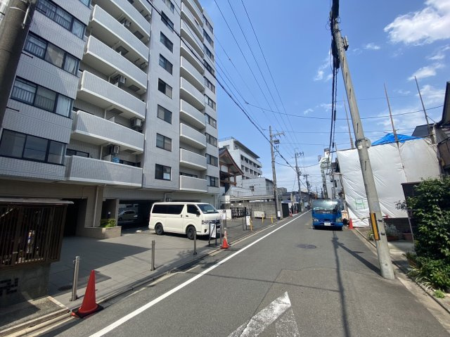 コスモトゥデイの周辺