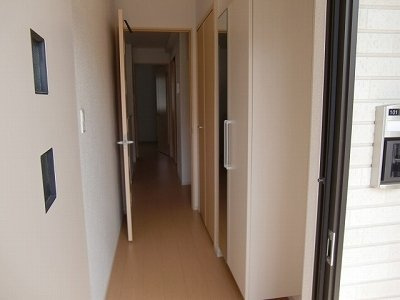 落ち着いた玄関です
