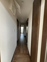 収納もある玄関です