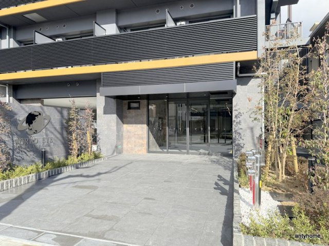 ワールドアイ難波City Gate　仲介手数料無料のエントランス