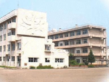 厚木市立睦合中学校まで1,255ｍ