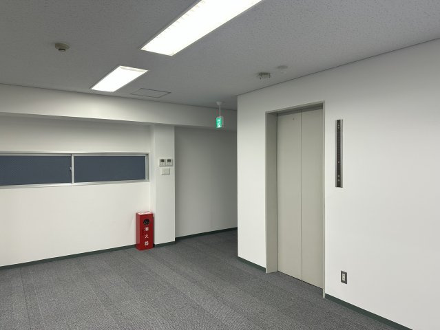 タツト・建設ビルの洋室