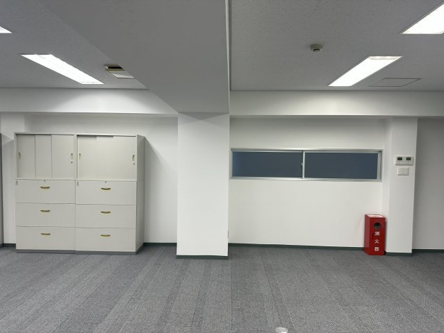 タツト・建設ビルの洋室
