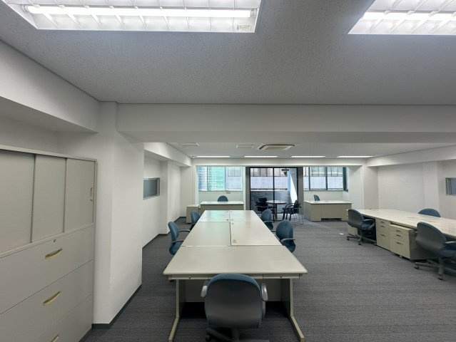 タツト・建設ビルの洋室