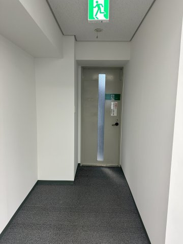 タツト・建設ビルの洋室