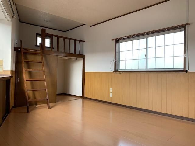 コーポヒル久米の居間・リビング