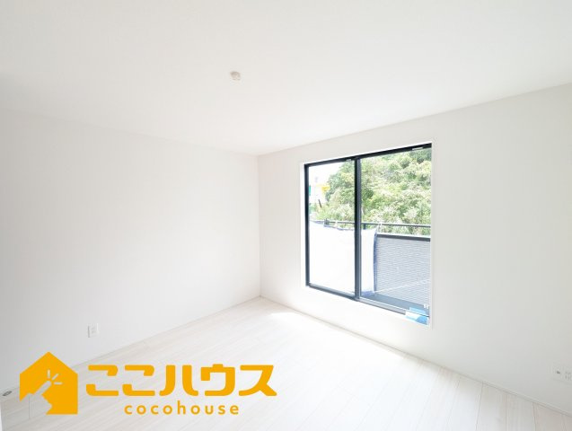 沖縄市松本3期　グラファーレ　新築戸建て　全2棟　1号棟の寝室|寝室6.87帖
