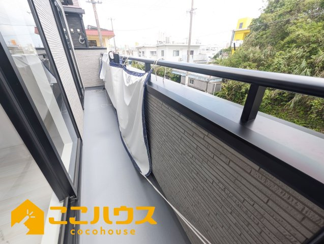 沖縄市松本3期　グラファーレ　新築戸建て　全2棟　1号棟のバルコニー|ワイドバルコニー