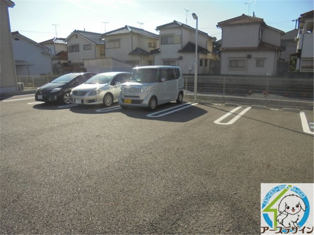 サニーコートMの駐車場