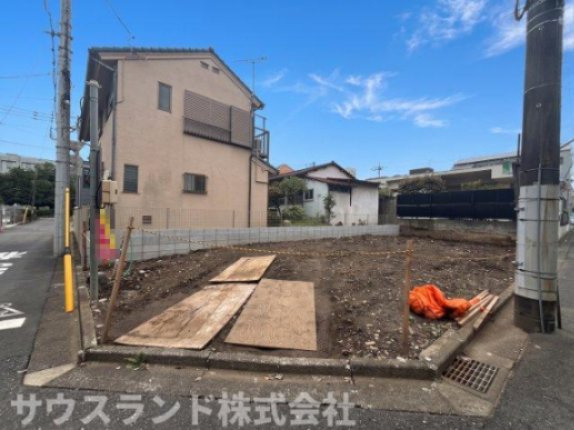 八王子市平岡町　新築戸建ての前面道路含む現地写真