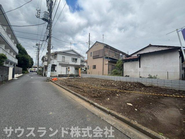 八王子市平岡町　新築戸建ての前面道路含む現地写真