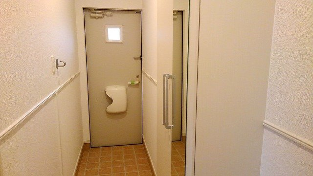 毎日通る玄関はこちらです