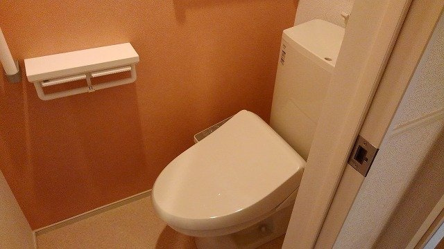 シンプルで使いやすいトイレです