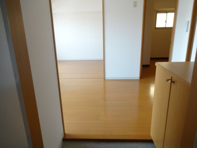 パルティール本町の玄関